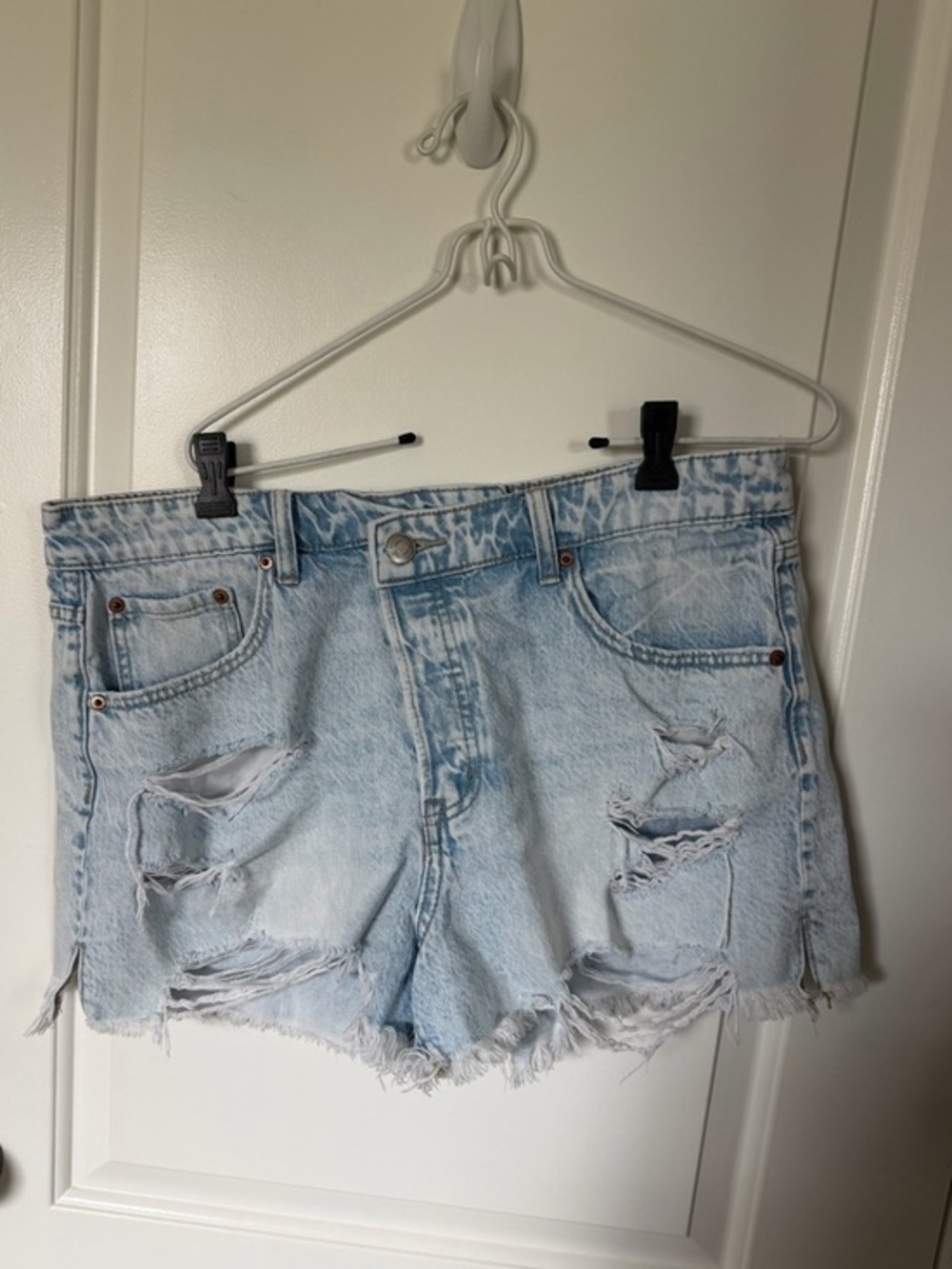 Aeropostale High Rise Crossover Waist Distressed Denim Shorts Light Wash Size 14